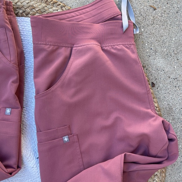 Figs Mauve Set Medium Catarina LIMITED RELEASE - Picture 9 of 9